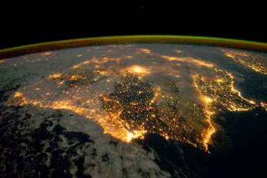 Luces de la Península Ibérica. Créditos: NASA